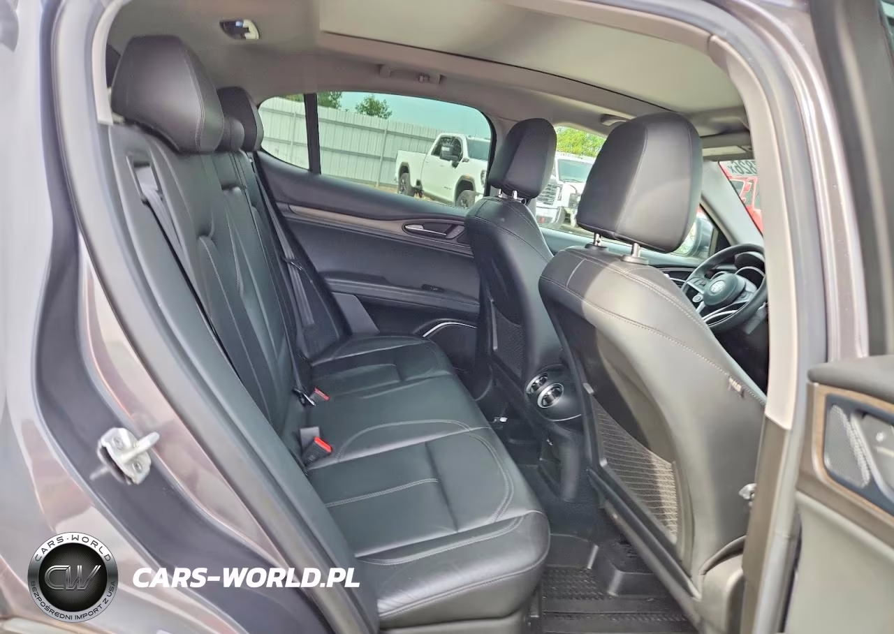 2019 Alfa Romeo Stelvio Ti VIN:ZASPAKBN7K7C52653 - 11