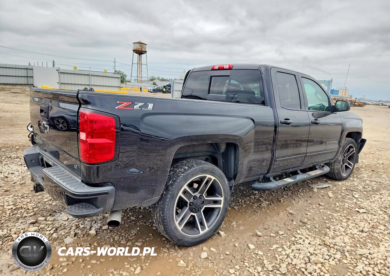 2018 Chevrolet Silverado K1500 Lt VIN:1GCVKREC8JZ211628 - 3