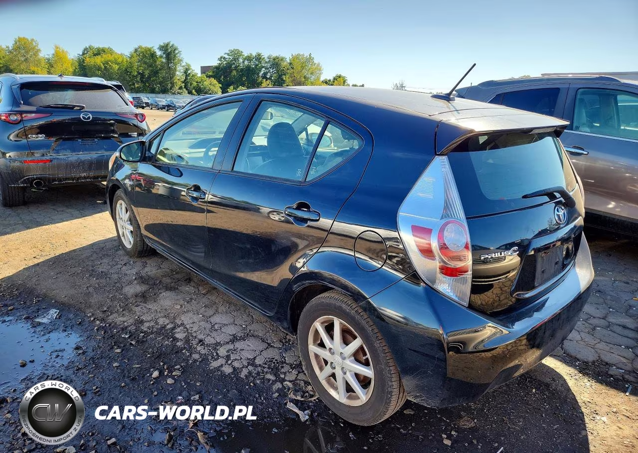 2014 Toyota Prius C Four VIN:JTDKDTB3XE1080155 - 2