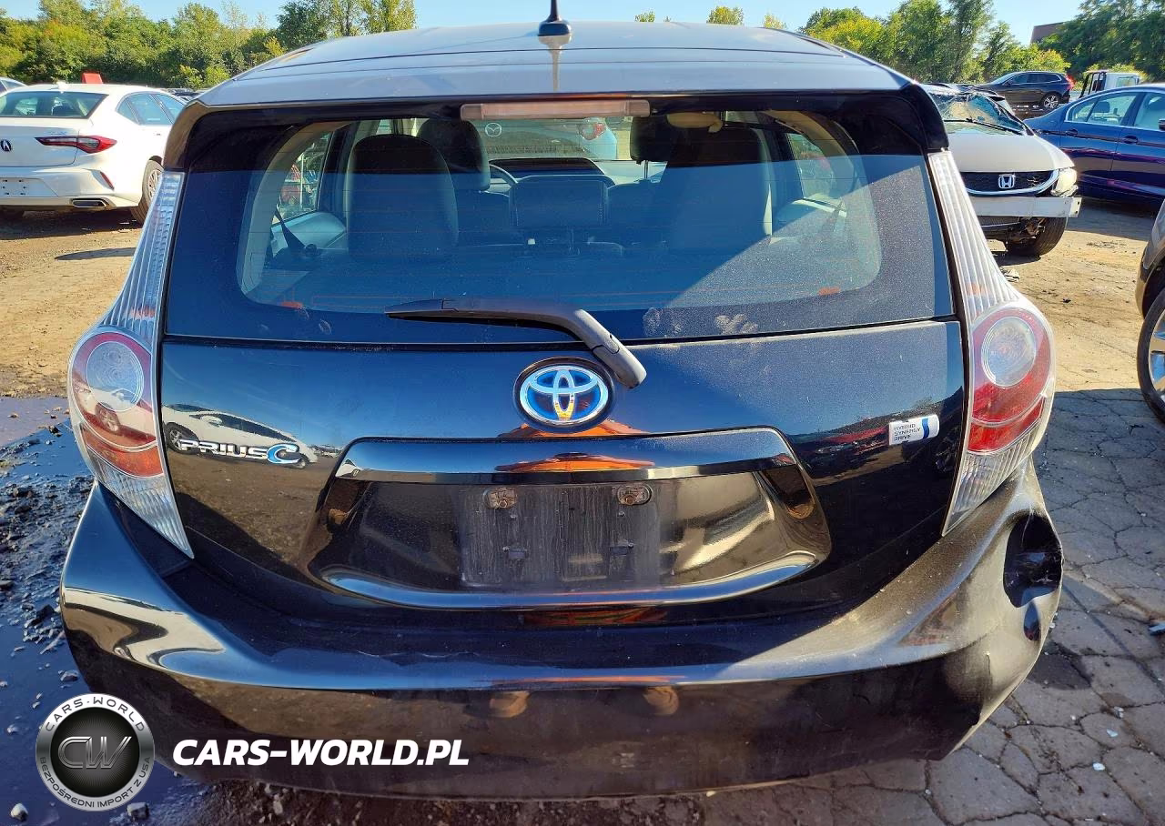 2014 Toyota Prius C Four VIN:JTDKDTB3XE1080155 - 6