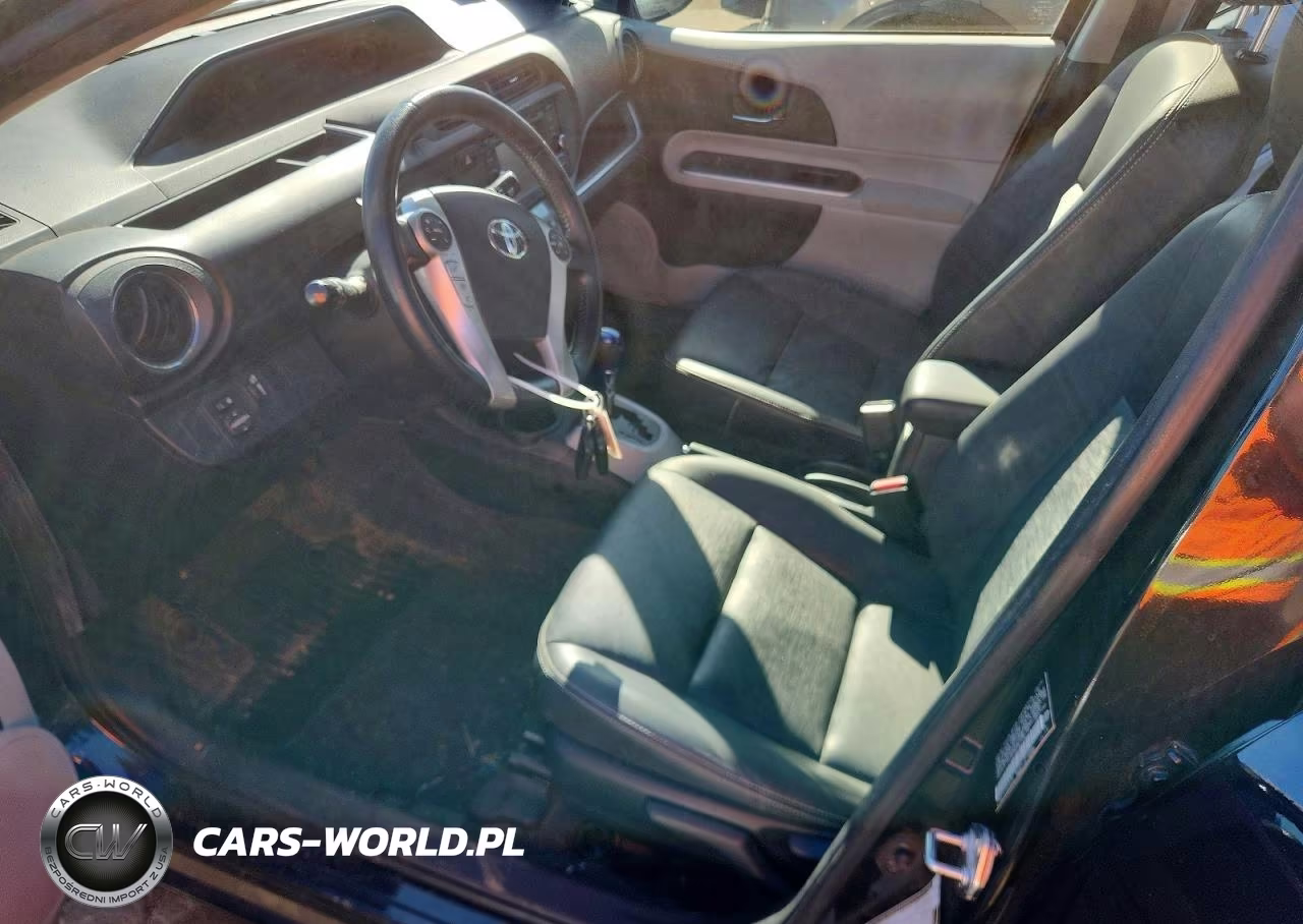 2014 Toyota Prius C Four VIN:JTDKDTB3XE1080155 - 7