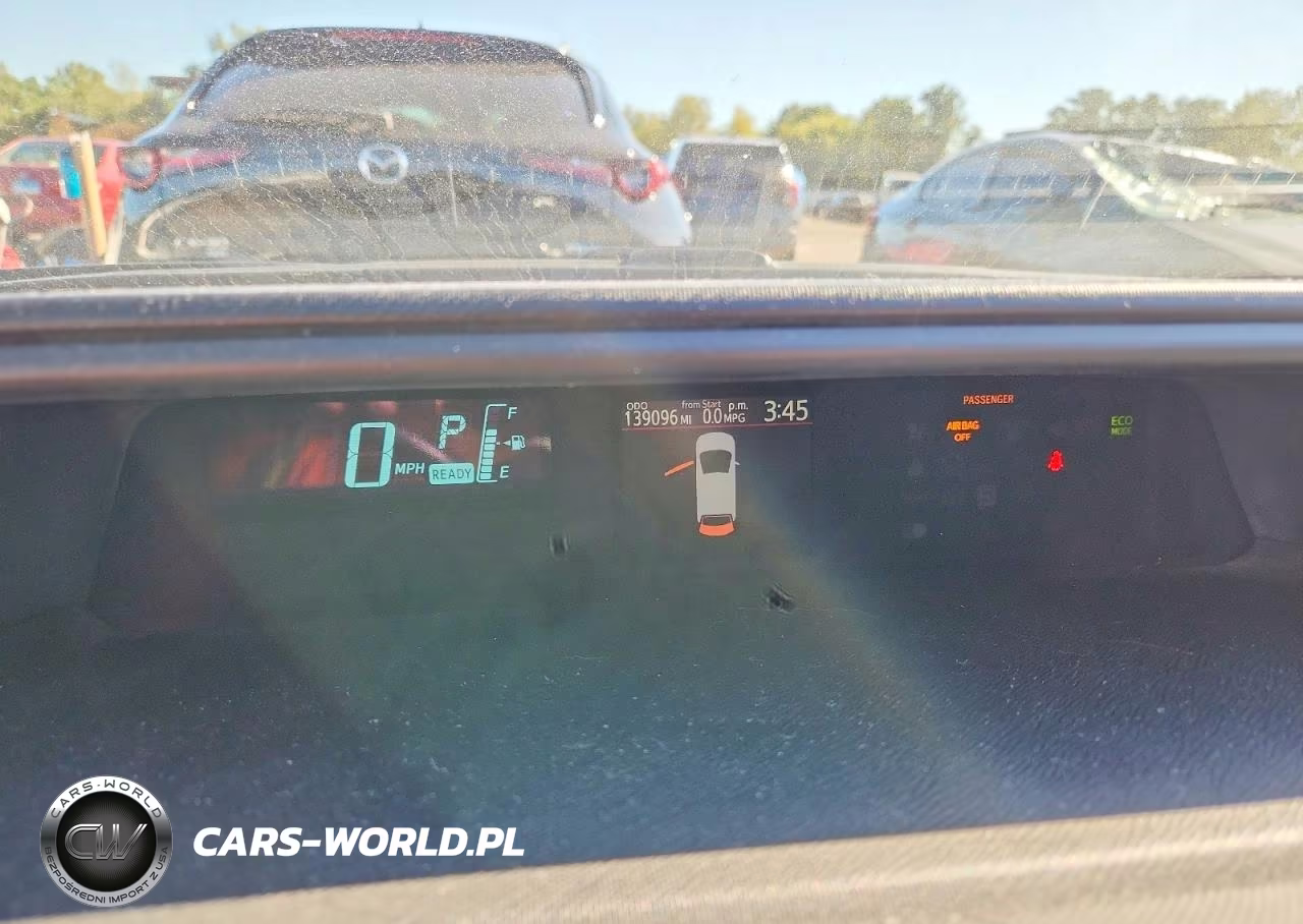 2014 Toyota Prius C Four VIN:JTDKDTB3XE1080155 - 9