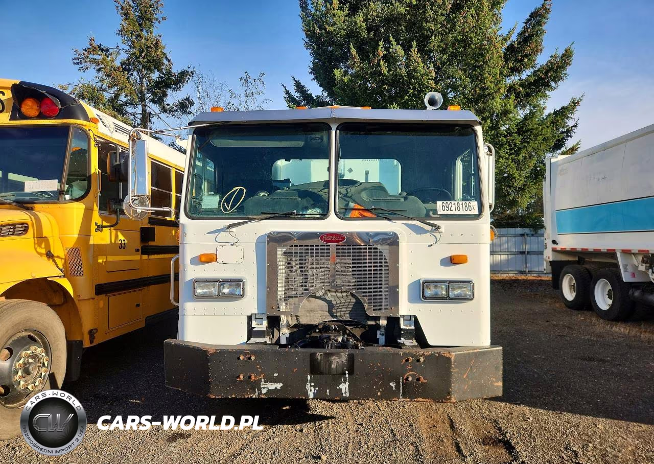 2009 Peterbilt 320 Packer Garbage Truck VIN:3BPZL00X29F719664 - 5