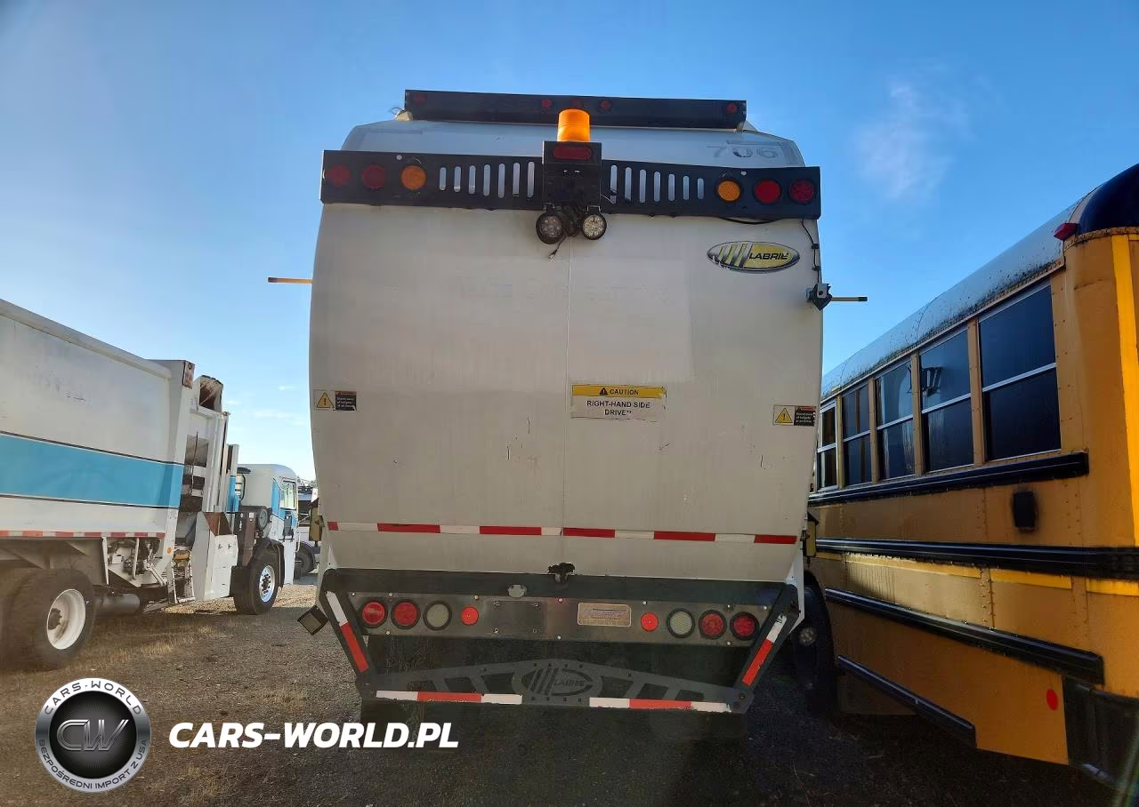 2009 Peterbilt 320 Packer Garbage Truck VIN:3BPZL00X29F719664 - 6