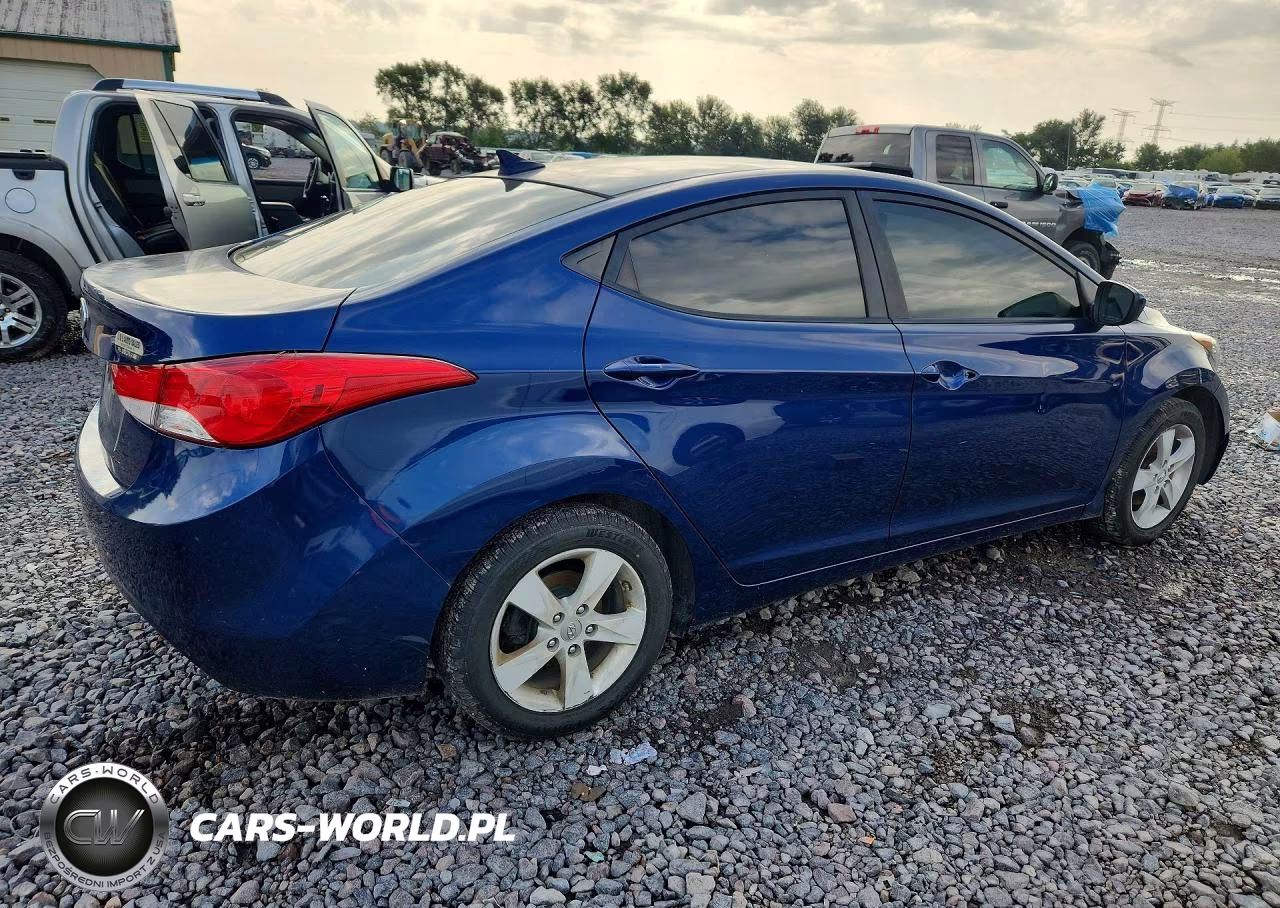 2013 Hyundai Elantra Gls VIN:KMHDH4AE4DU681415 - 3