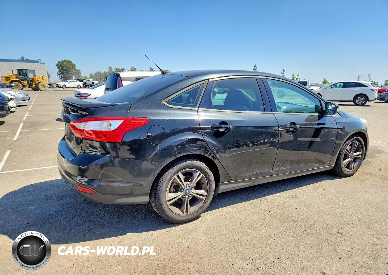 2014 Ford Focus Se VIN:1FADP3F20EL391265 - 3