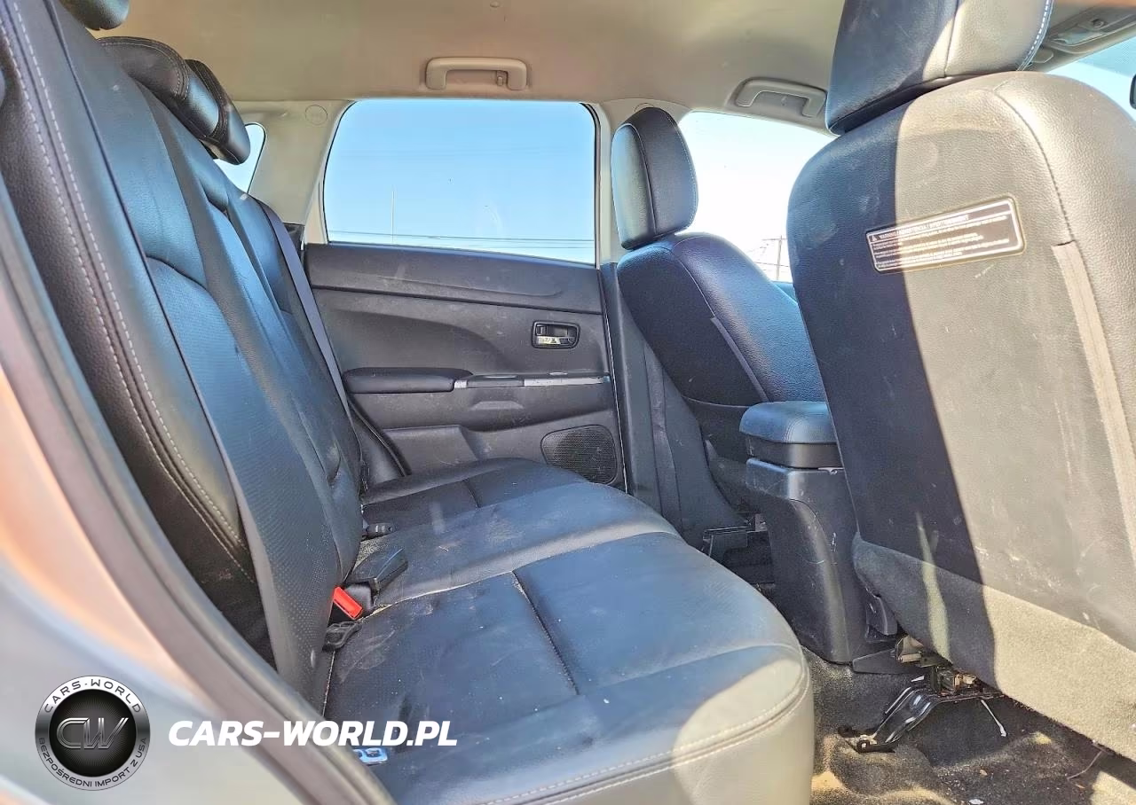 2018 Mitsubishi Outlander Sport Sel VIN:JA4AP4AW7JU001872 - 11