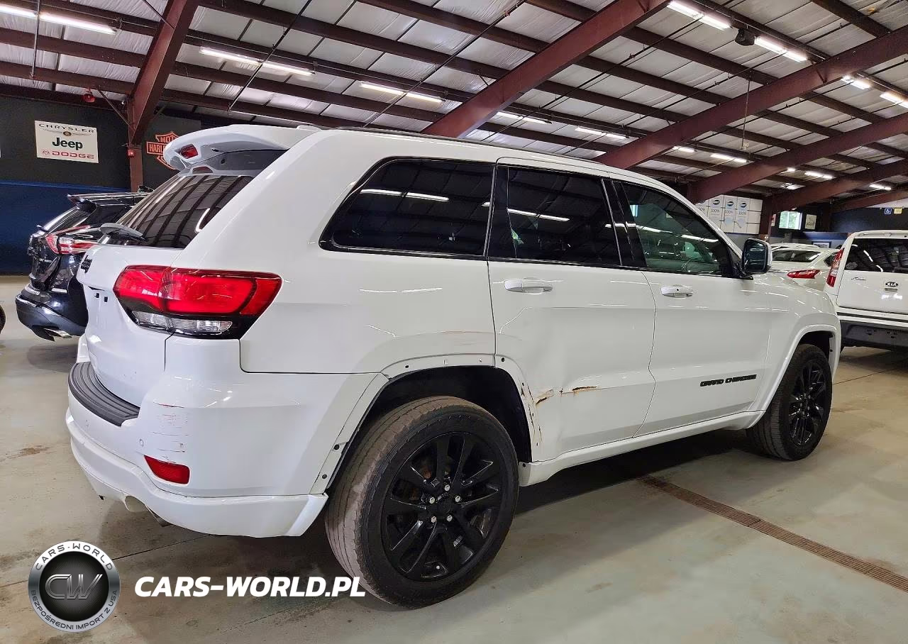 2020 Jeep Grand Cherokee Laredo VIN:1C4RJFAG2LC341678 - 3
