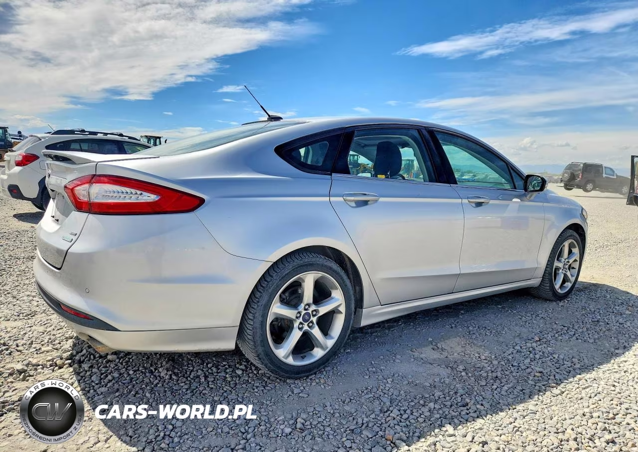 2013 Ford Fusion Se VIN:3FA6P0HR2DR285918 - 3