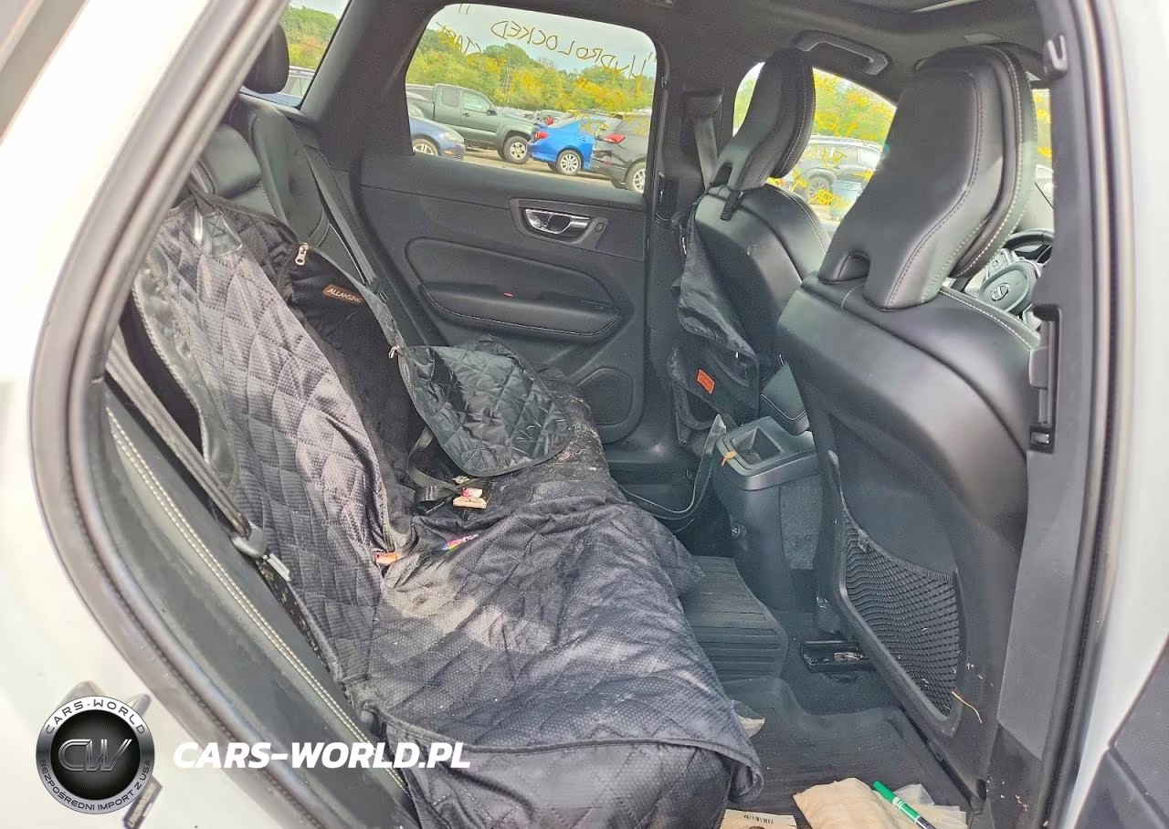 2019 Volvo Xc60 T6 R-Design VIN:LYVA22RM7KB228695 - 10
