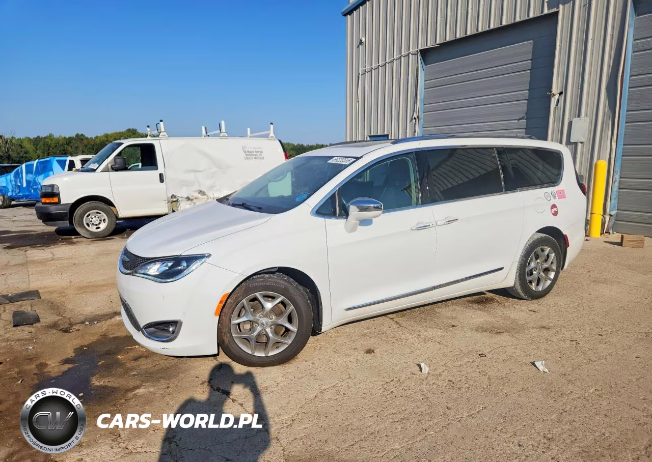 2018 Chrysler Pacifica Limited VIN:2C4RC1GG1JR232654 - 1
