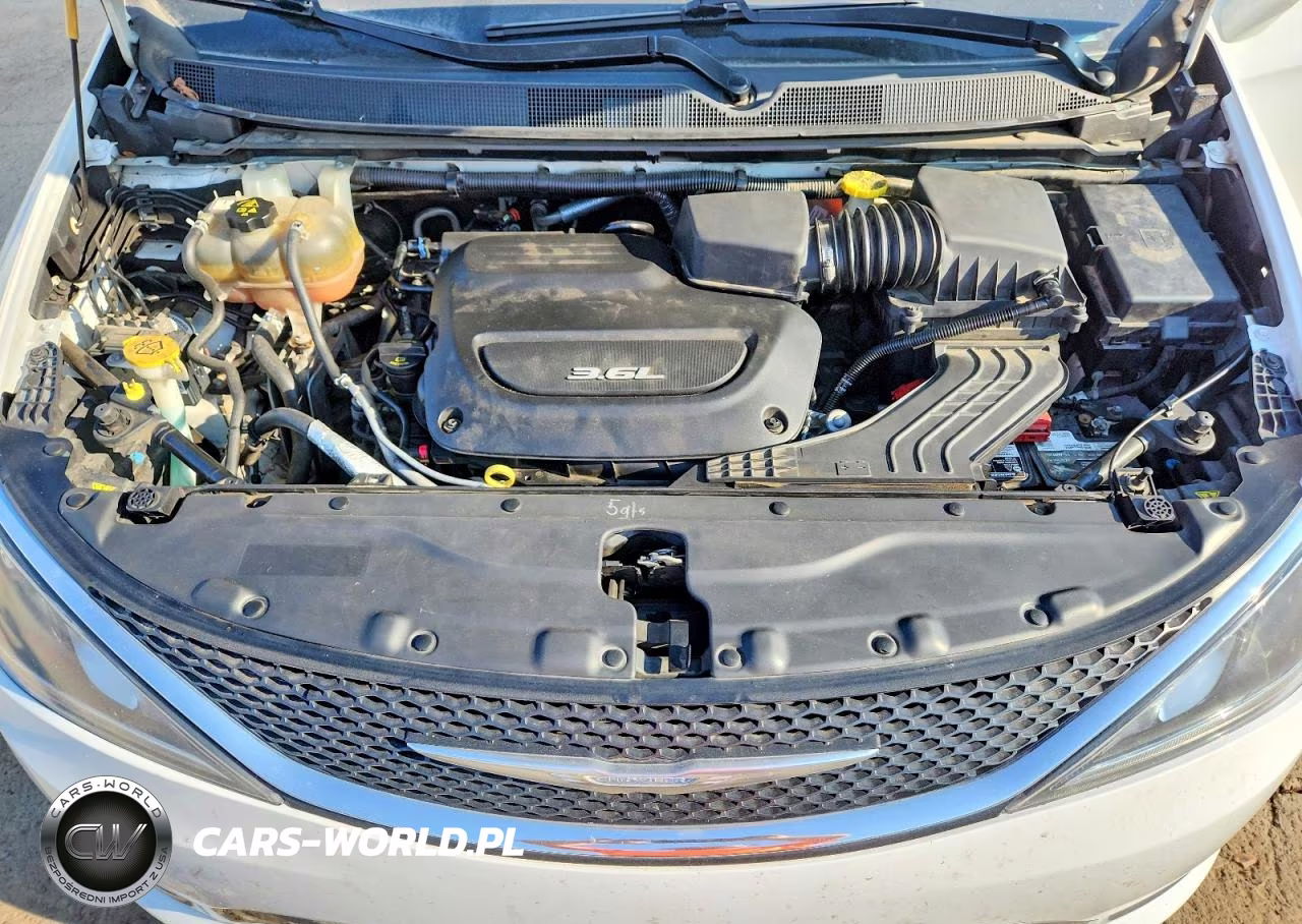 2018 Chrysler Pacifica Limited VIN:2C4RC1GG1JR232654 - 12