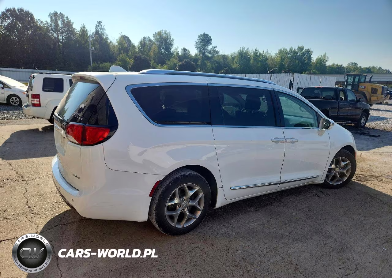 2018 Chrysler Pacifica Limited VIN:2C4RC1GG1JR232654 - 3