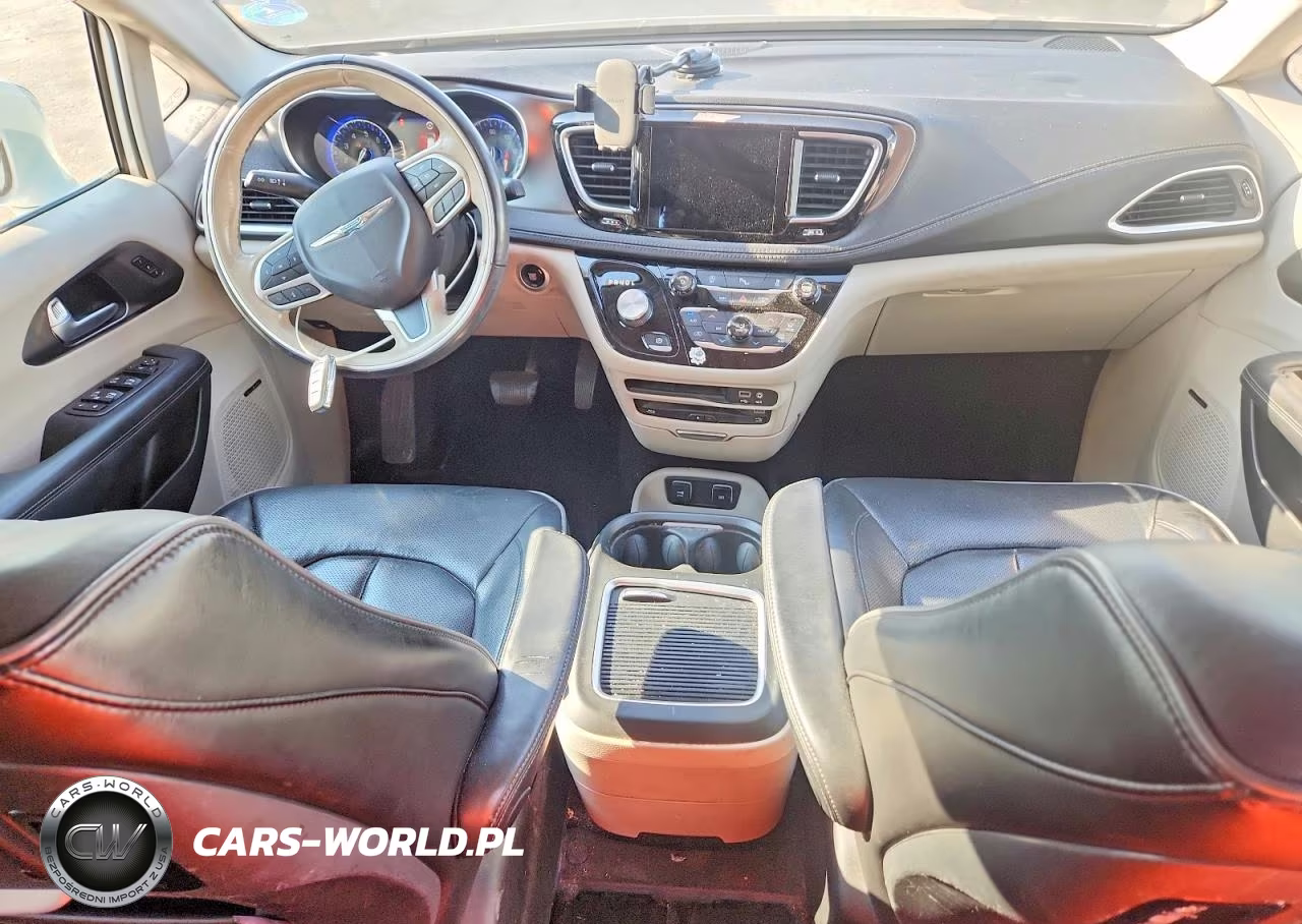 2018 Chrysler Pacifica Limited VIN:2C4RC1GG1JR232654 - 8