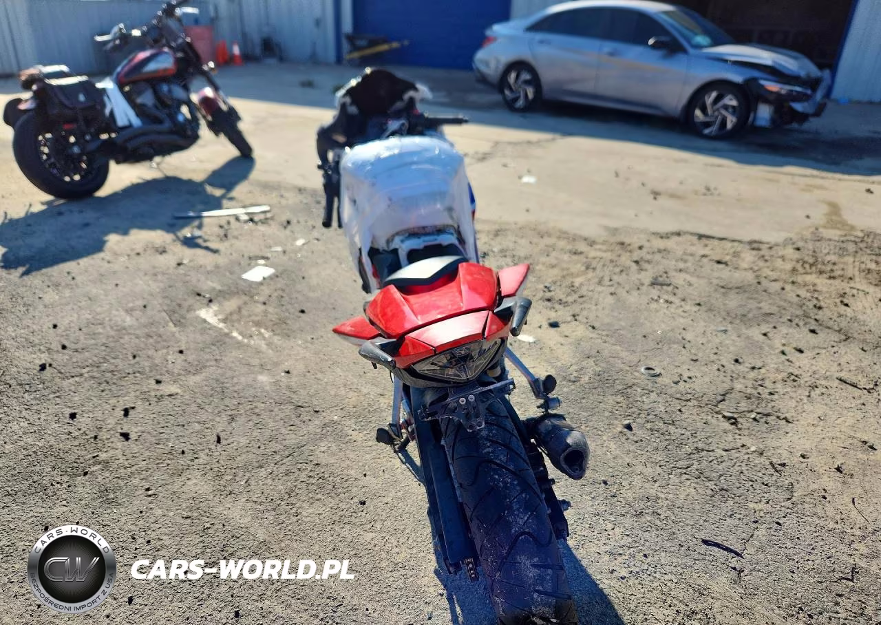 2015 Honda Cbr300 R VIN:MLHNC5104F5101026 - 4