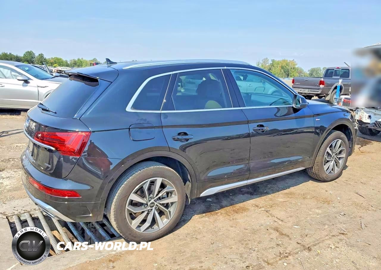 2023 Audi Q5 Premium Plus 45 VIN:WA1EAAFY0P2113073 - 3