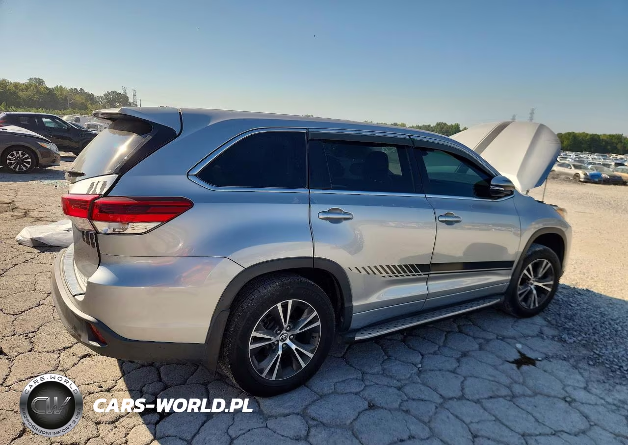2017 Toyota Highlander Le VIN:5TDZZRFH6HS207984 - 3