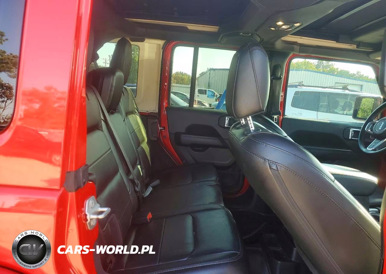 2020 Jeep Wrangler Unlimited Sahara VIN:1C4HJXEG9LW261160 - 10