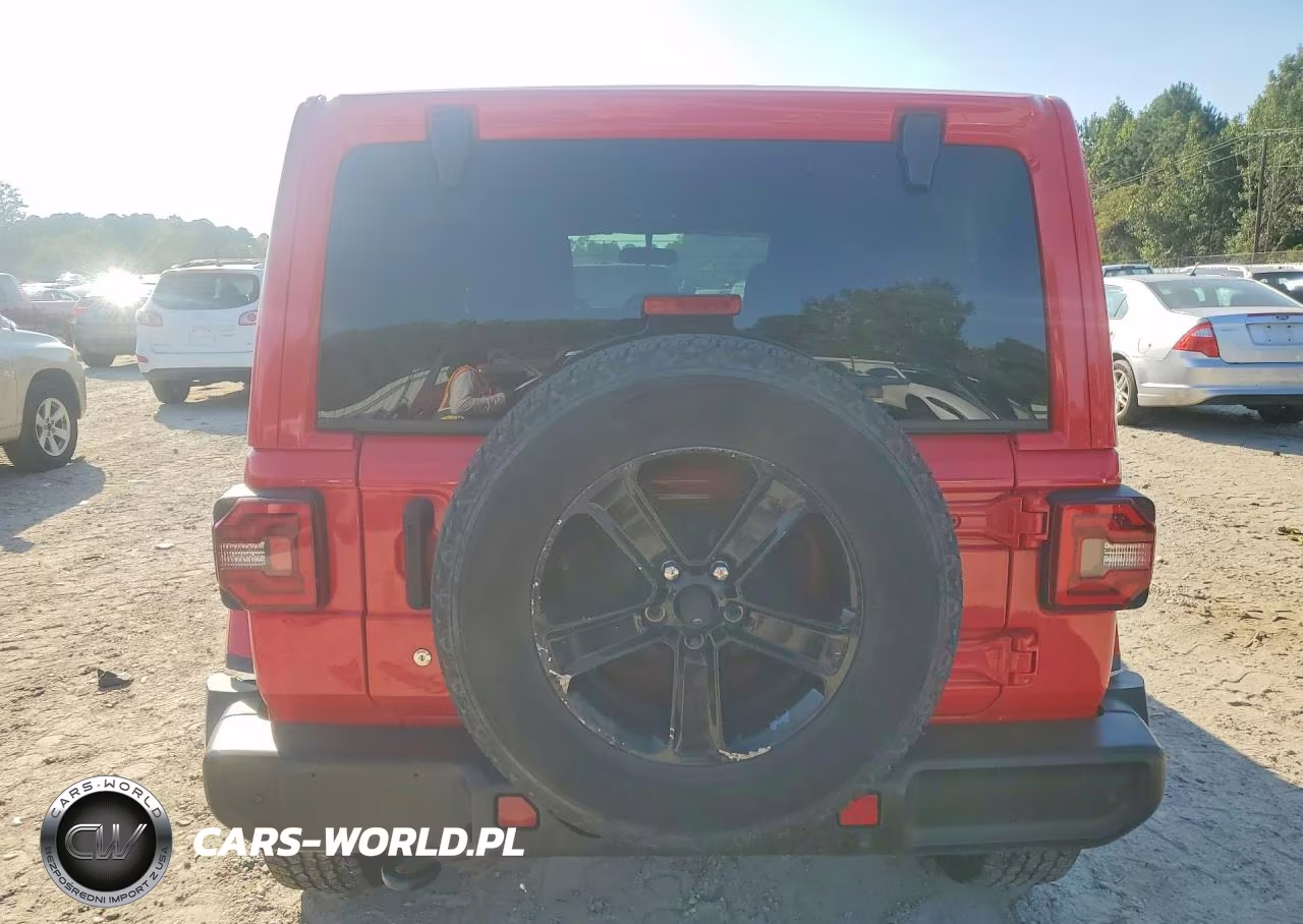 2020 Jeep Wrangler Unlimited Sahara VIN:1C4HJXEG9LW261160 - 6