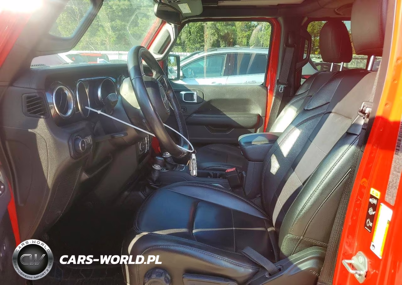 2020 Jeep Wrangler Unlimited Sahara VIN:1C4HJXEG9LW261160 - 7