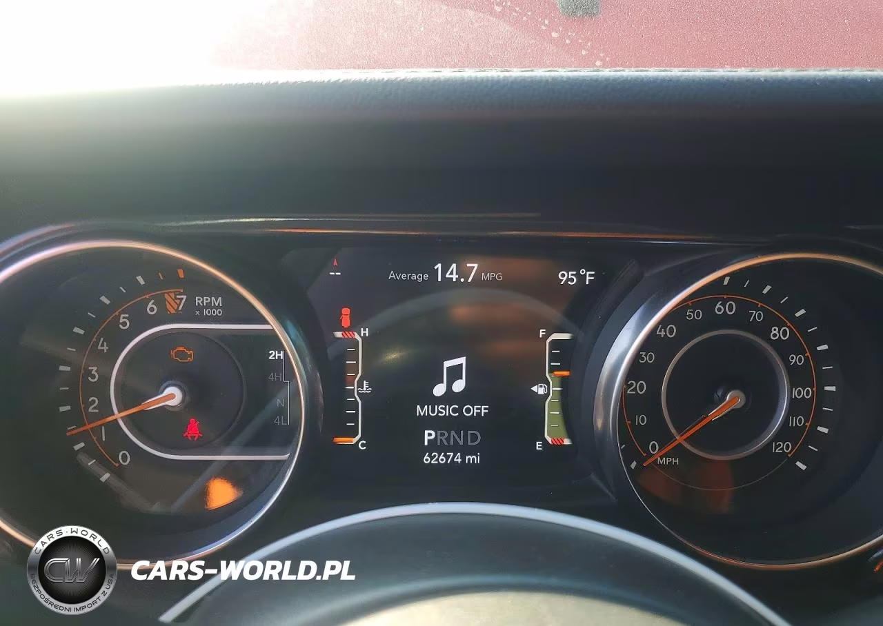 2020 Jeep Wrangler Unlimited Sahara VIN:1C4HJXEG9LW261160 - 9