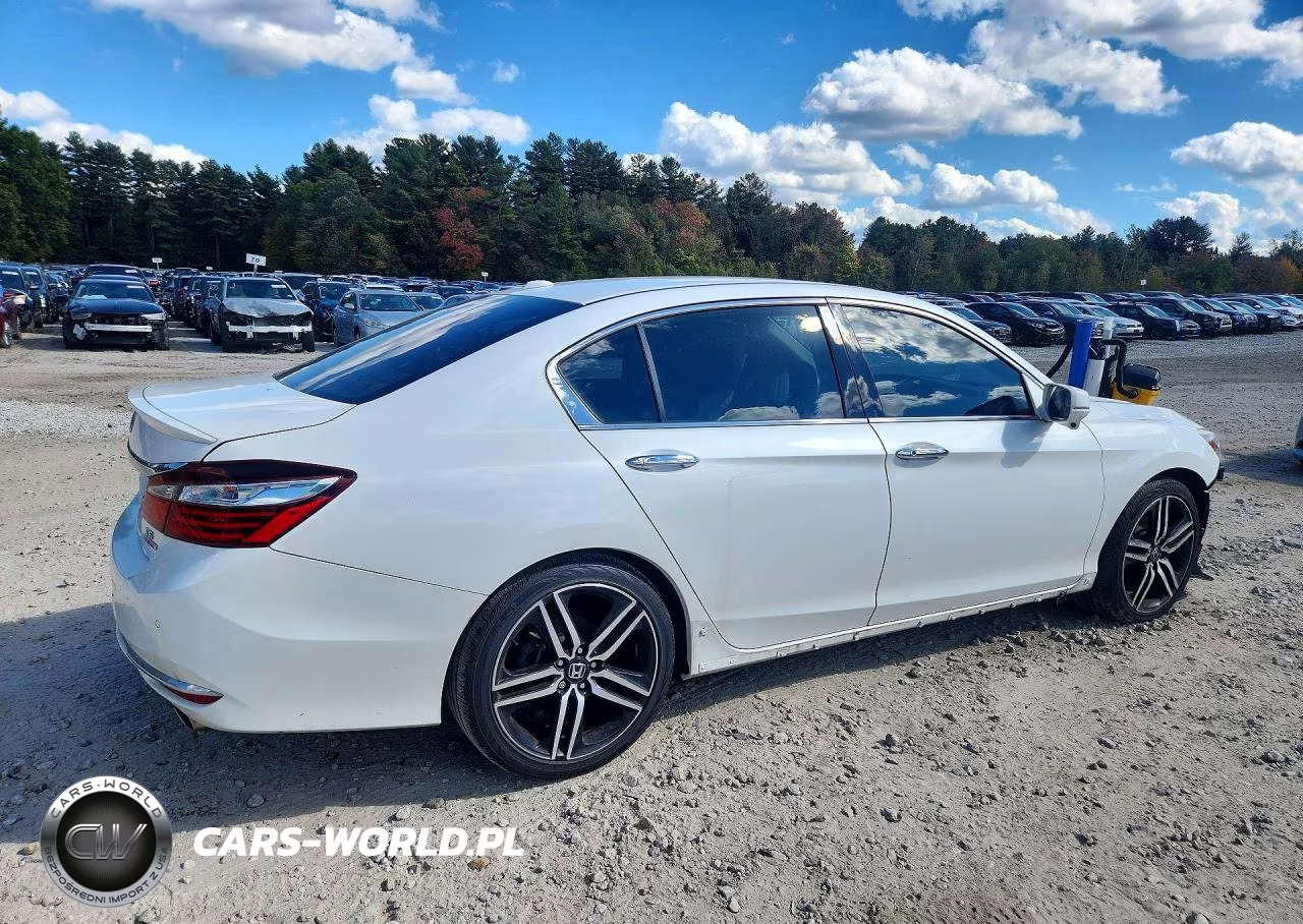 2017 Honda Accord Touring VIN:1HGCR3F96HA021906 - 3