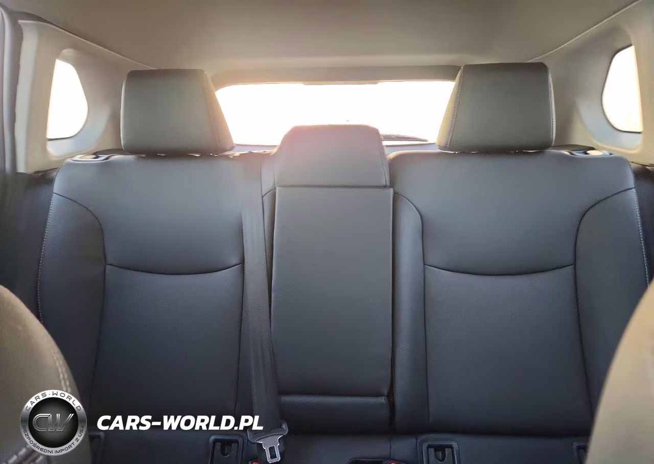 2026 Toyota Corolla Cross Xle VIN:7MUDAABG6TV157389 - 10