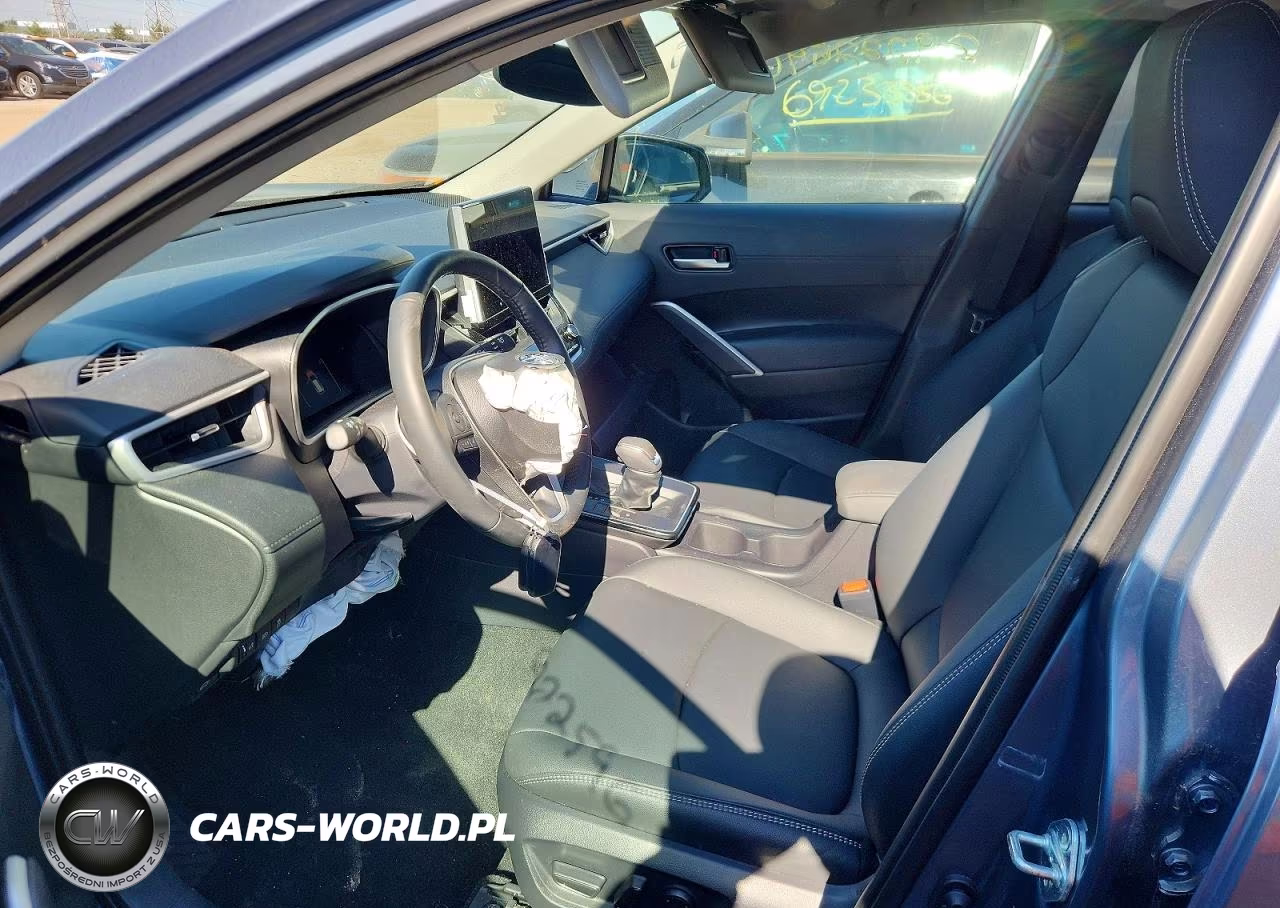 2026 Toyota Corolla Cross Xle VIN:7MUDAABG6TV157389 - 7