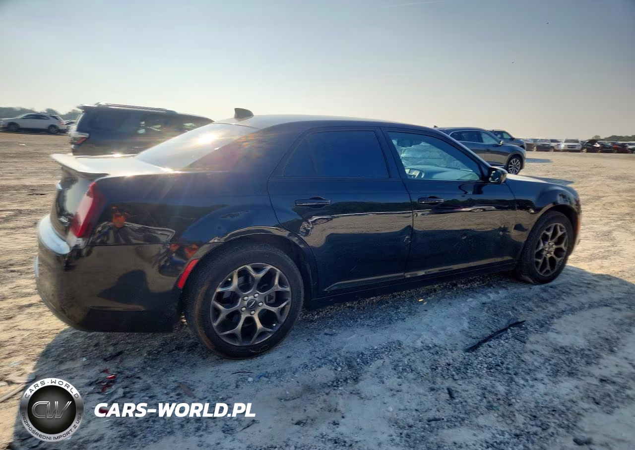 2015 Chrysler 300 S VIN:2C3CCAGG3FH868418 - 3