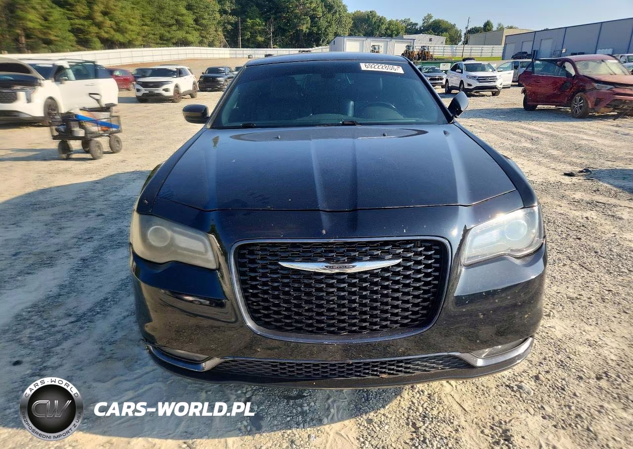 2015 Chrysler 300 S VIN:2C3CCAGG3FH868418 - 5