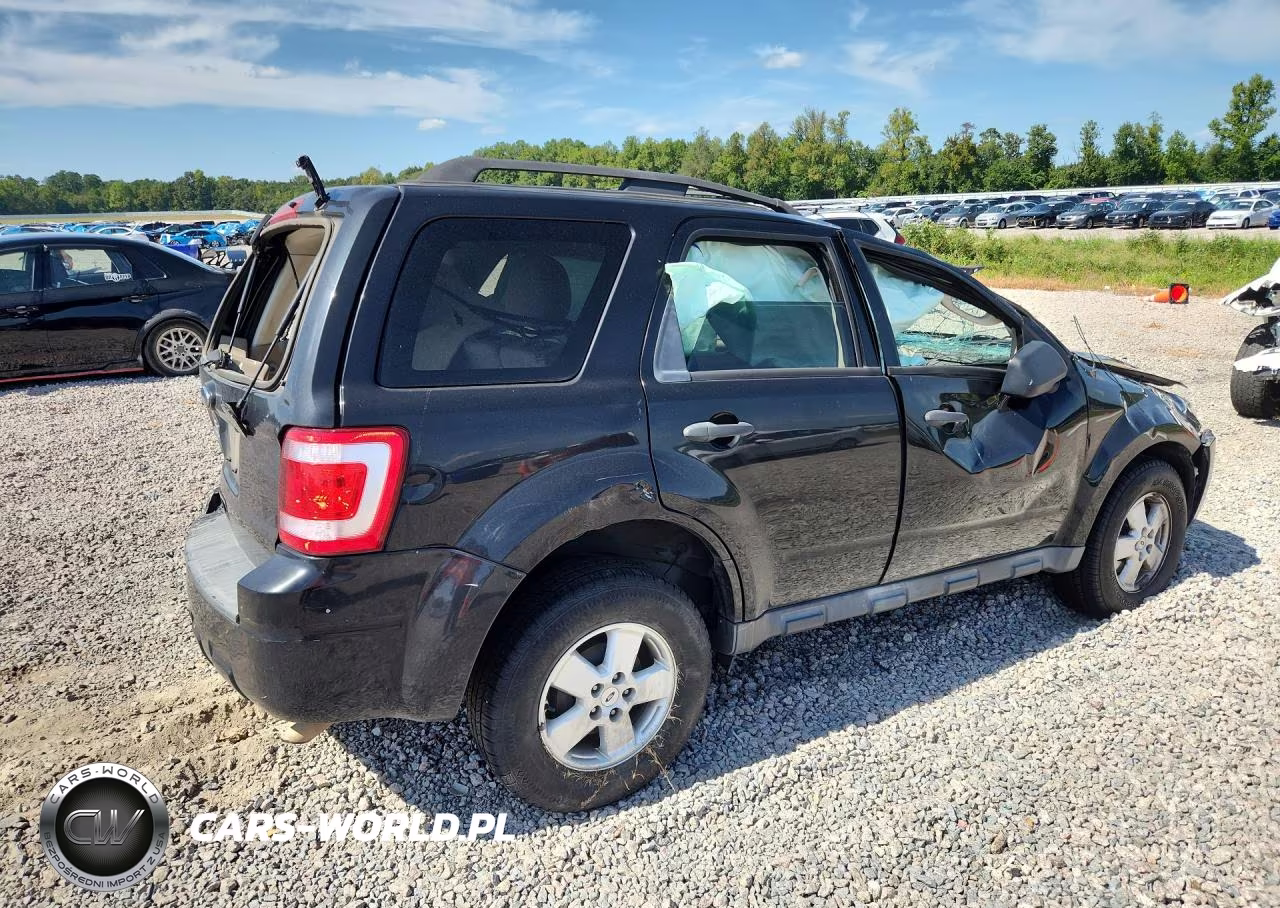2011 Ford Escape Xlt VIN:1FMCU0D76BKB52084 - 3