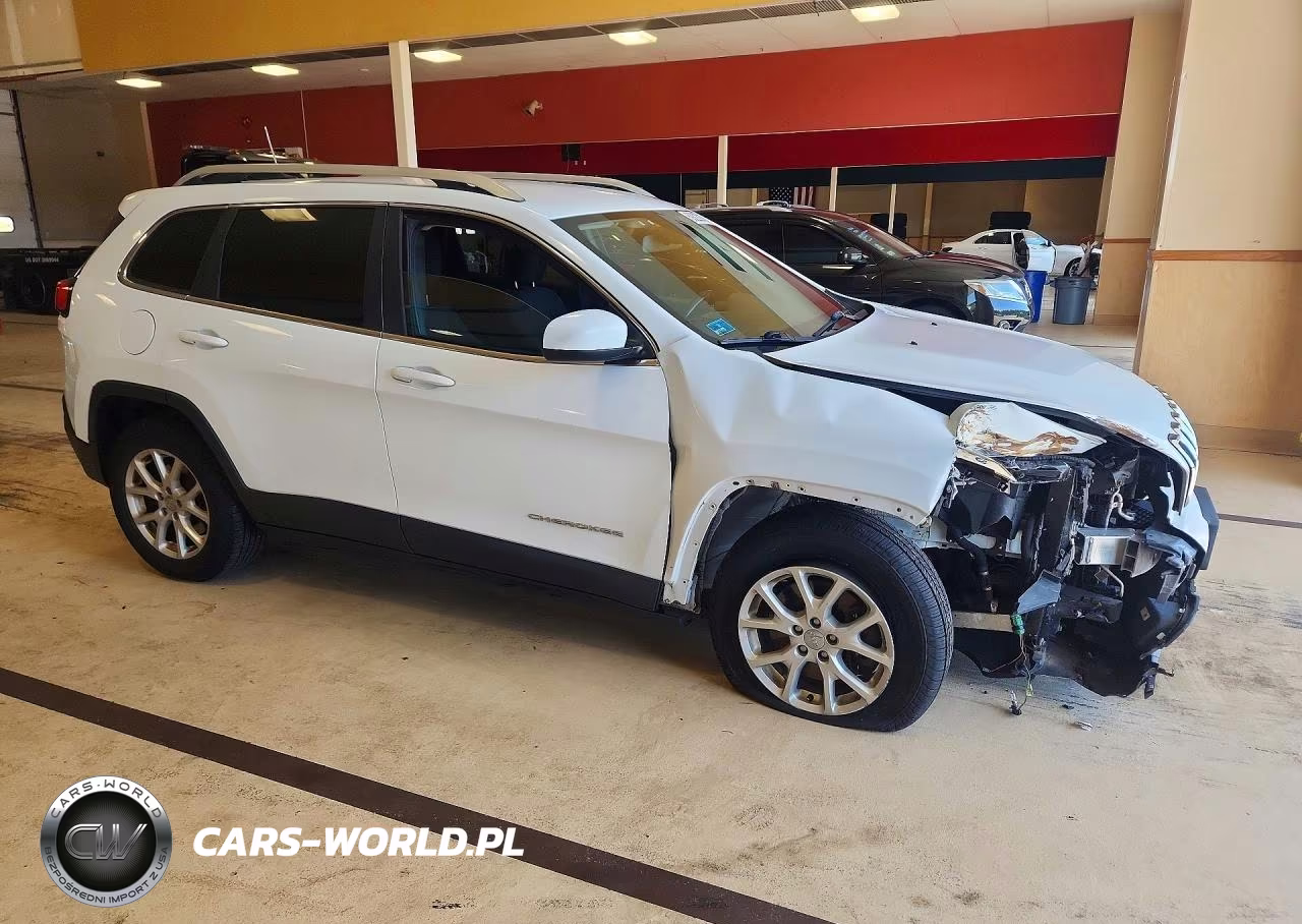 2016 Jeep Cherokee Latitude VIN:1C4PJMCS2GW211109 - 4