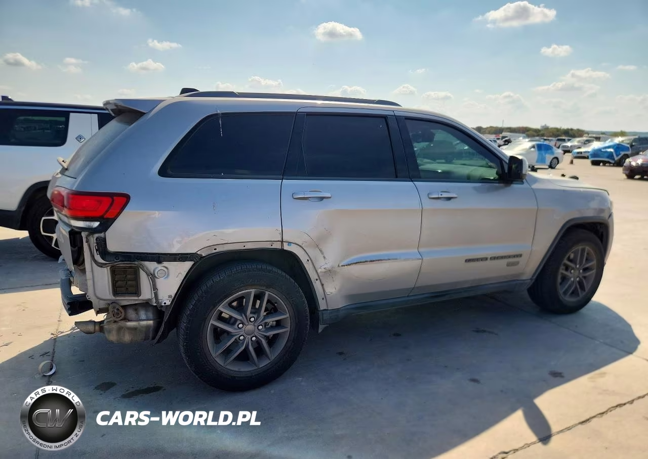 2016 Jeep Grand Cherokee Laredo VIN:1C4RJEAG6GC369239 - 3