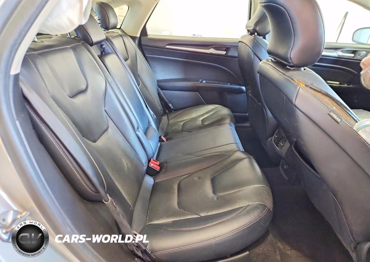 2019 Ford Fusion Titanium VIN:3FA6P0RU6KR138307 - 10