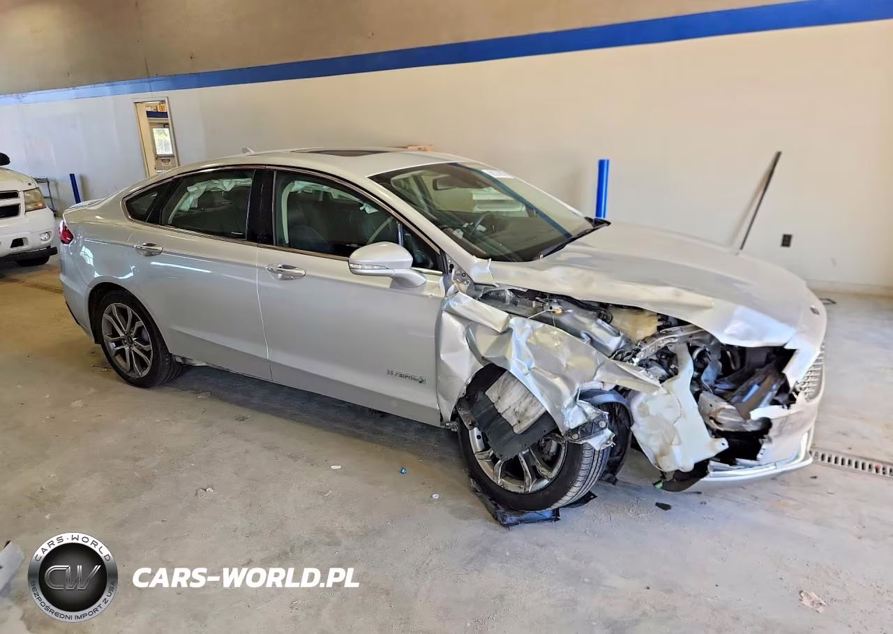 2019 Ford Fusion Titanium VIN:3FA6P0RU6KR138307 - 4