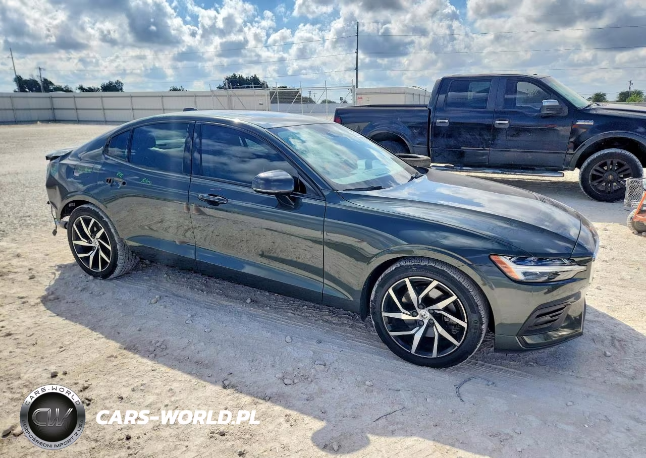 2020 Volvo S60 T5 Momentum VIN:7JR102FK0LG041203 - 4
