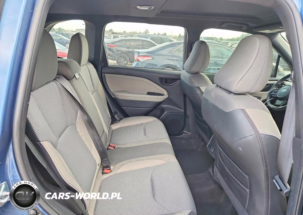 2025 Subaru Forester Premium VIN:JF2SLDDCXSH463149 - 11