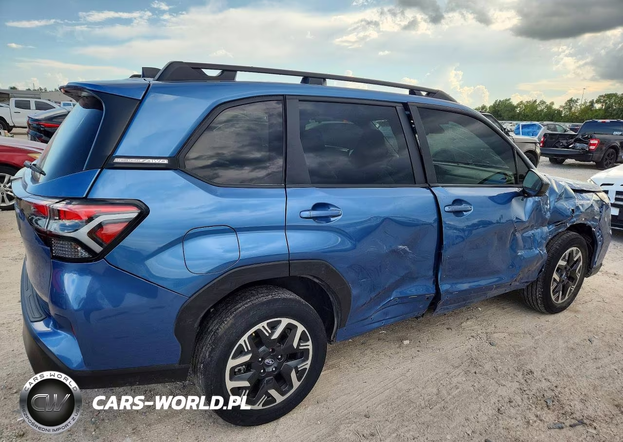 2025 Subaru Forester Premium VIN:JF2SLDDCXSH463149 - 3
