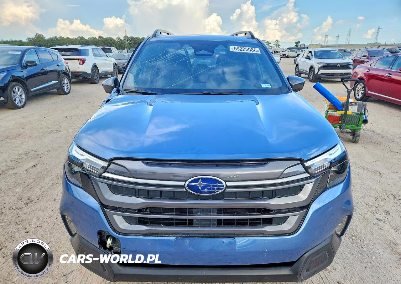 2025 Subaru Forester Premium VIN:JF2SLDDCXSH463149 - 5