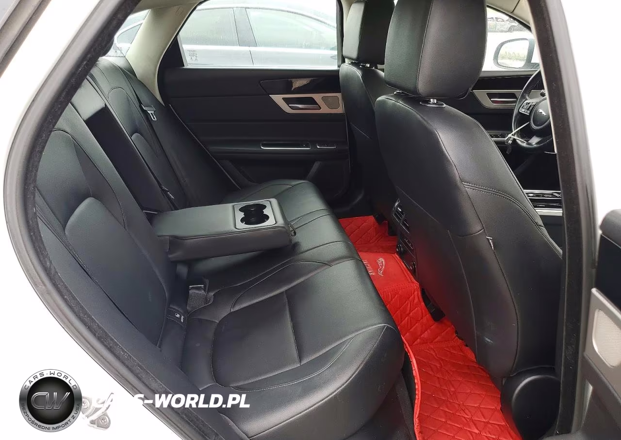 2017 JAGUAR XF PREMIUM VIN:SAJBD4BVXHCY35581 - 10