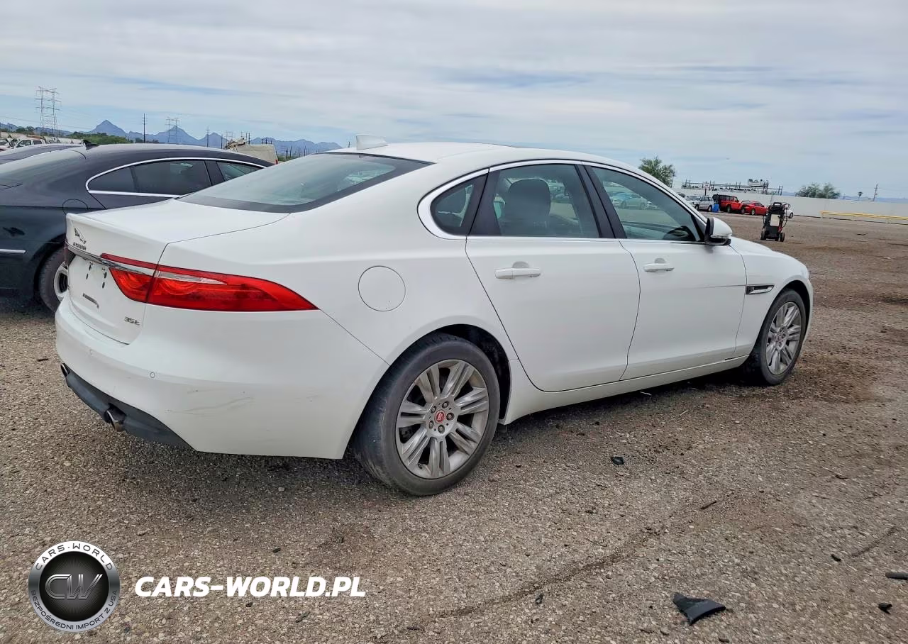 2017 JAGUAR XF PREMIUM VIN:SAJBD4BVXHCY35581 - 3