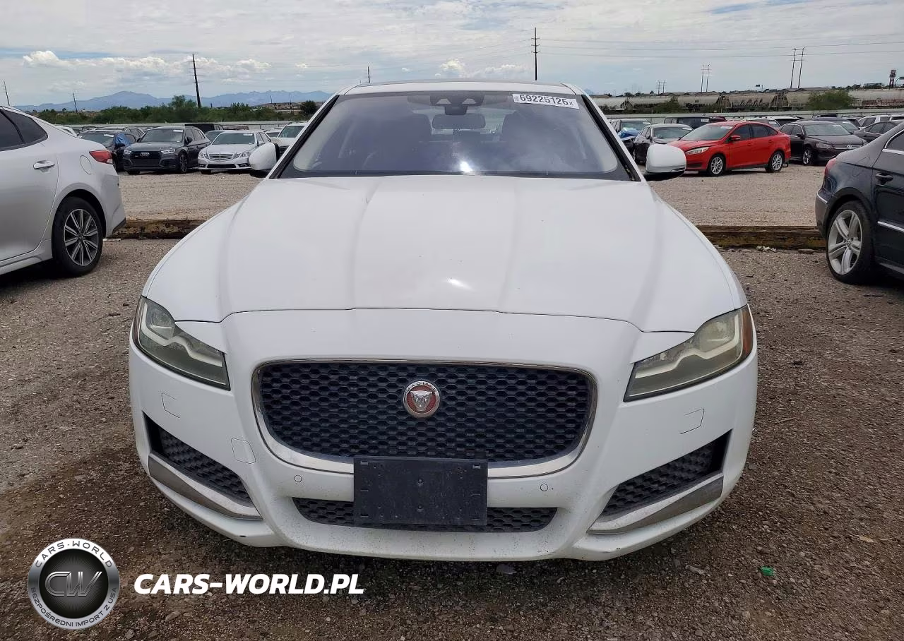 2017 JAGUAR XF PREMIUM VIN:SAJBD4BVXHCY35581 - 5