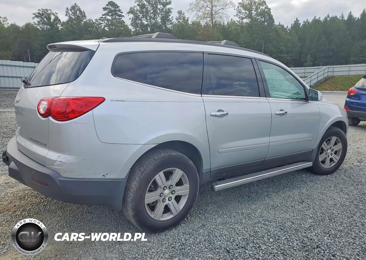 2011 Chevrolet Traverse Lt VIN:1GNKRGED1BJ195999 - 3