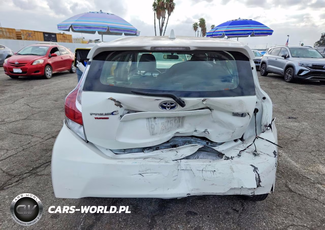 2015 Toyota Prius C Four VIN:JTDKDTB38F1100680 - 6