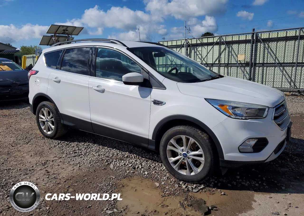 2017 Ford Escape Se VIN:1FMCU9GD3HUA42189 - 4