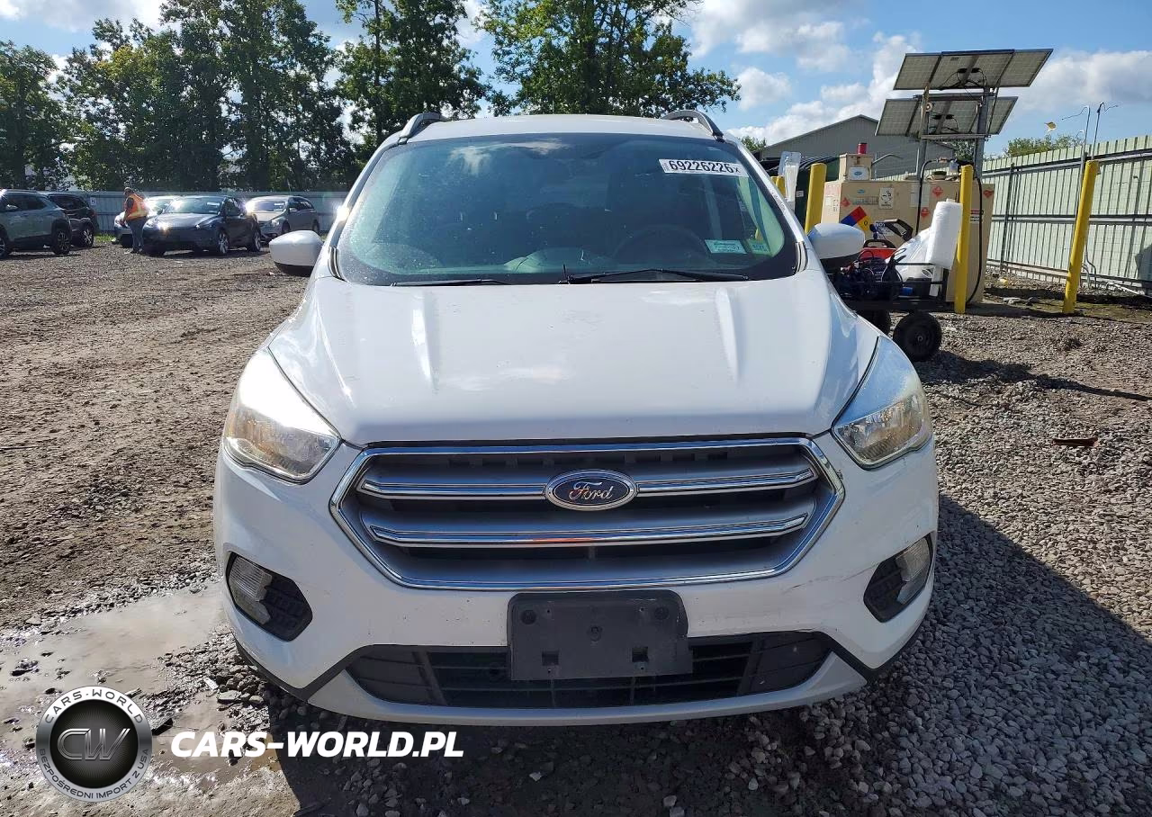 2017 Ford Escape Se VIN:1FMCU9GD3HUA42189 - 5