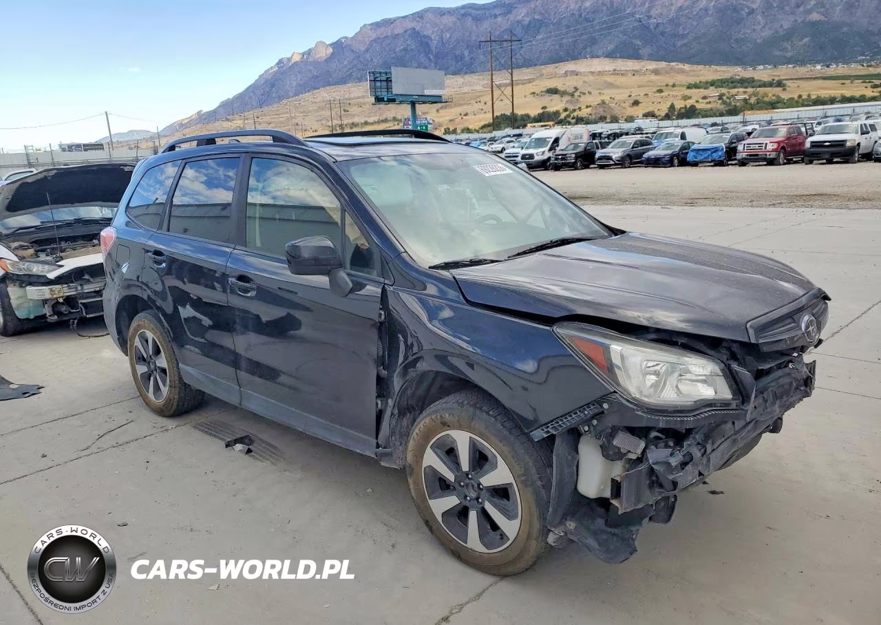 2017 Subaru Forester 2.5I Premium VIN:JF2SJAEC5HH521843 - 4