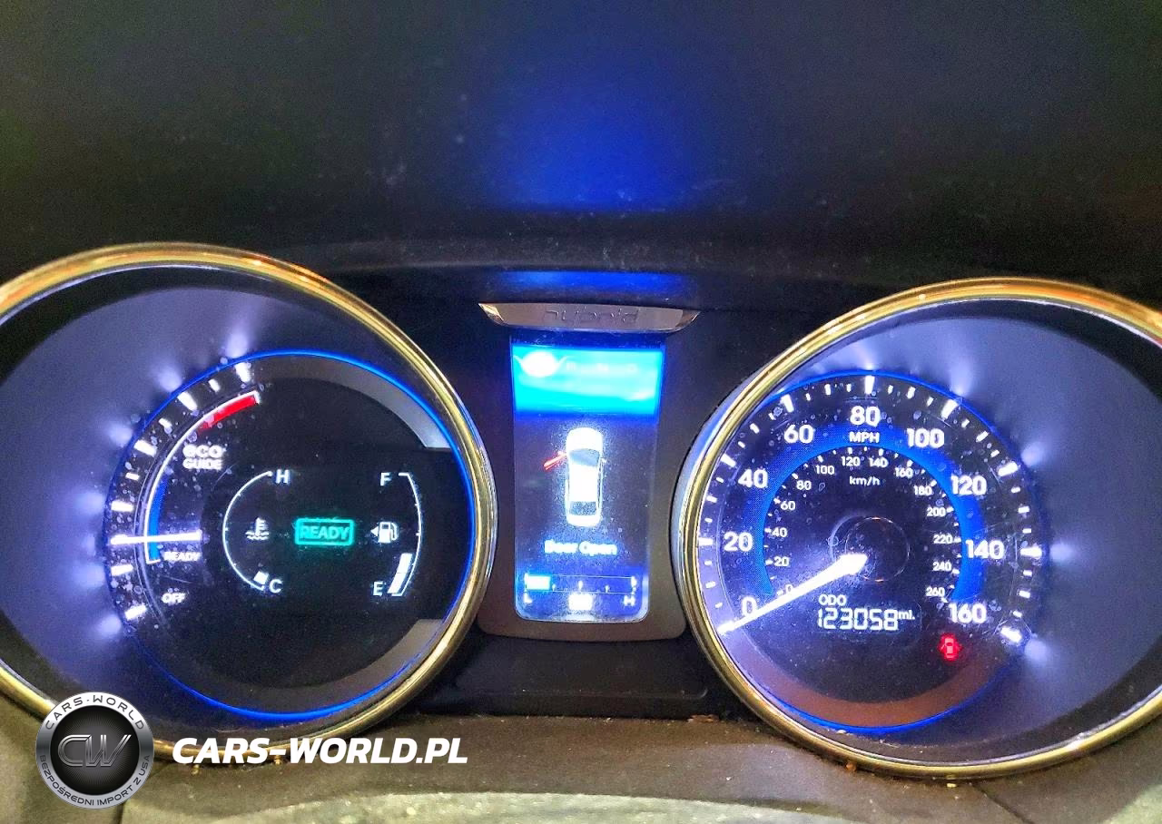 2011 Hyundai Sonata Hybrid VIN:KMHEC4A48BA018664 - 9