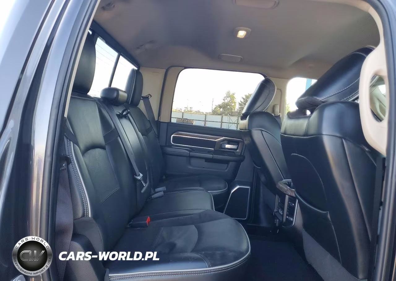 2021 Ram 2500 Laramie VIN:3C6UR5FL2MG591107 - 10