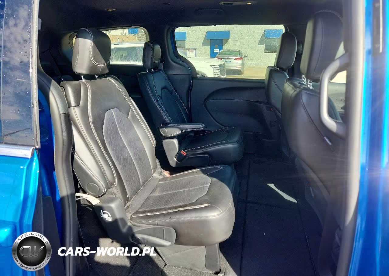 2027 Chrysler Pacifica Select VIN:2C4RC1BG8VR562322 - 10